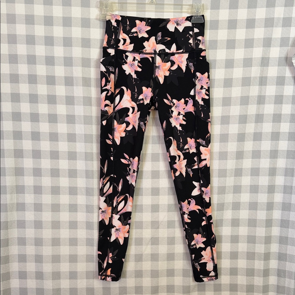 Victoria’s Secret Incredible Essential Pocket Leggings, Size 2, Floral Lily